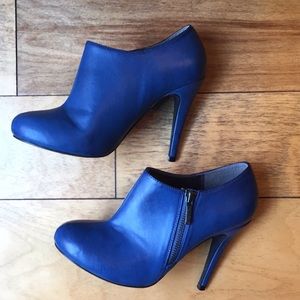 Royal blue zip side booties. Size 7.5